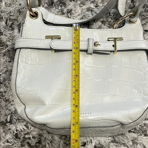 Ted Baker White Textured Shoulder Bag with Gold Clasp - Picture 13 of 13